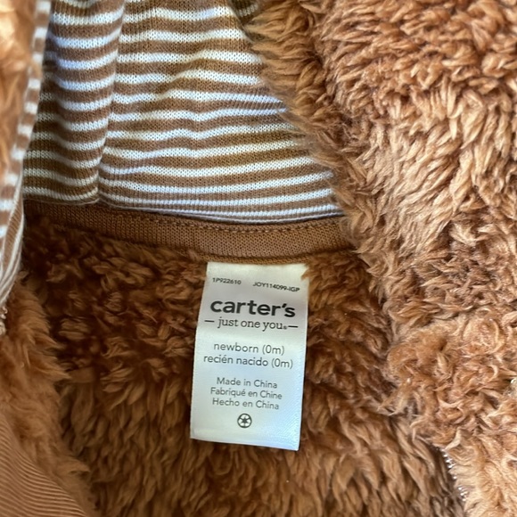 Carters fuzzy bear suit - newborn - Picture 2 of 3